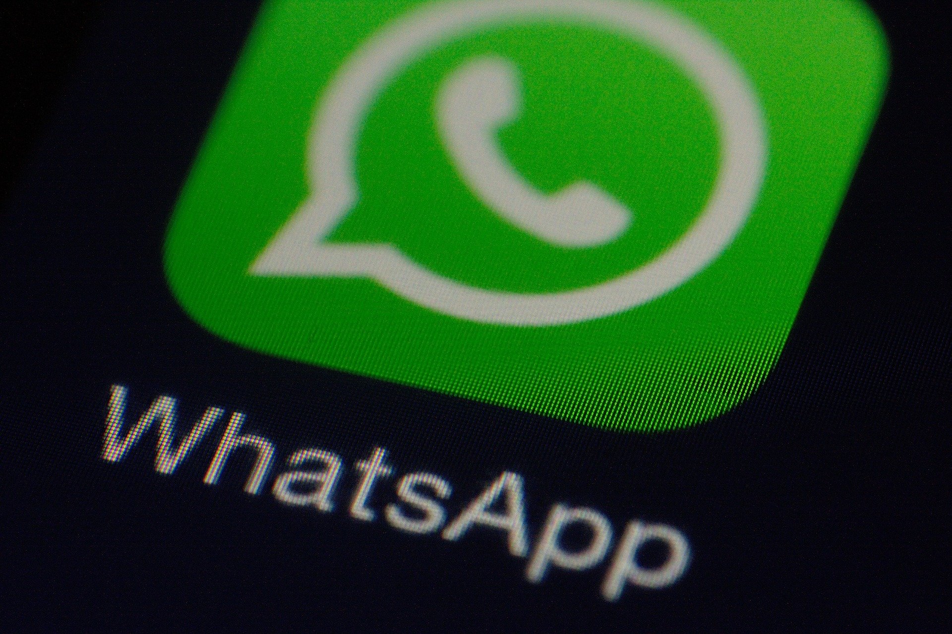 Utiliza WhatsApp Plus una aplicación de mensajería más privada y con mejores opciones
